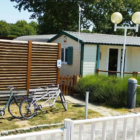 Campsite Les Embruns 3* *