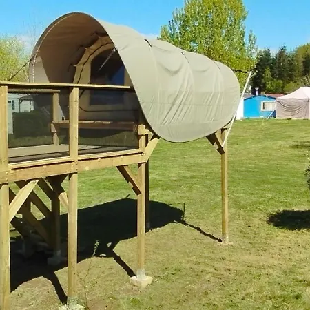 Campsite Les Embruns 3* Camoel