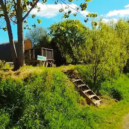 Campsite Les Embruns 3* Camoel